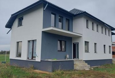 Casă cu 3 camere cu Teren 147 Mp în Central - 2