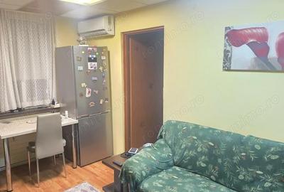 Apartament cu 3 camere semidecomandat în Dacia
