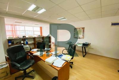 Spatiu open-space generos pretabil birou in zona centrala din Sibiu
