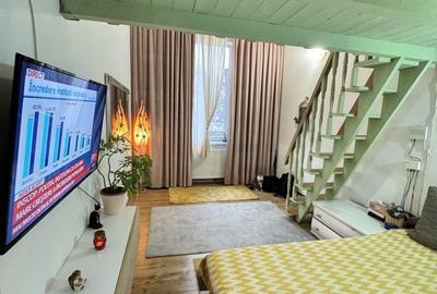 Apartament cu 4 camere semidecomandat în Central