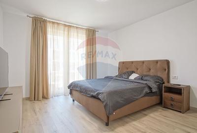 Apartament cu 2 camere semidecomandat, mobilat în Tractorul - 13
