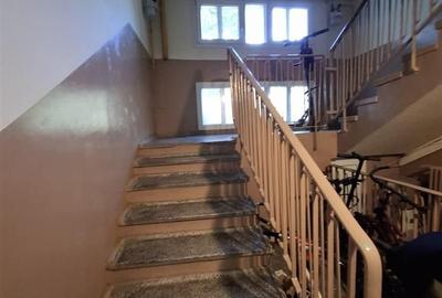 Apartament cu 3 camere semidecomandat în Circumvalațiunii - 25