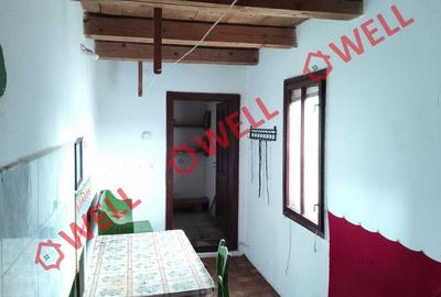 Casă cu 7 camere cu Teren 1123 Mp în Zăbala