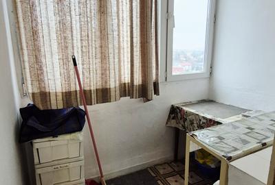 Garsonieră semidecomandată în Eroii Revoluției - 1