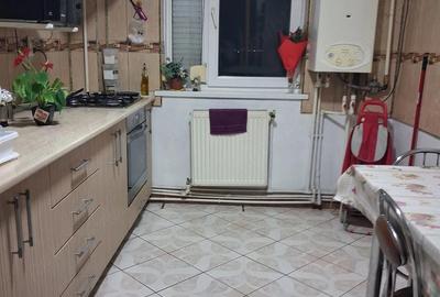 Apartament cu 3 camere decomandat în Viziru 3 - 2