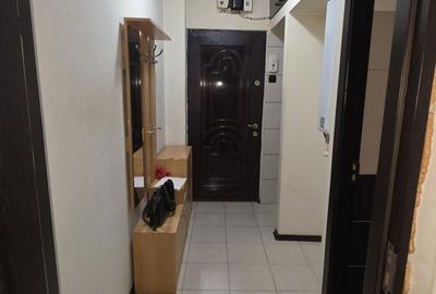 Apartament cu 2 camere semidecomandat în Km 4