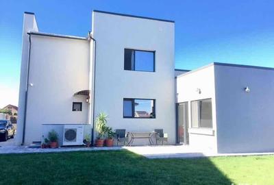 Casă cu 5 camere cu Teren 510 Mp în Malu Mare - 2