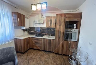 Apartament cu 2 camere decomandat, mobilat în Tractorul - 7