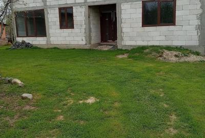 Casă cu 4 camere cu Teren 895 Mp în Vadu Pașii - 10