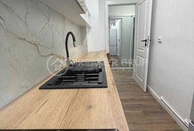 Garsonieră decomandată în Central