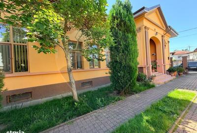 Casă cu 4 camere decomandat cu Teren 460 Mp în Central - 2
