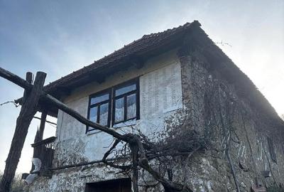 Casă cu 3 camere cu Teren 6000 Mp în Boiu - 5