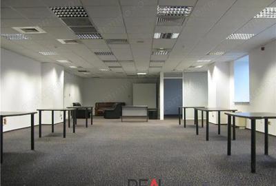 Spațiu comercial, în P-ța Victoriei - 10