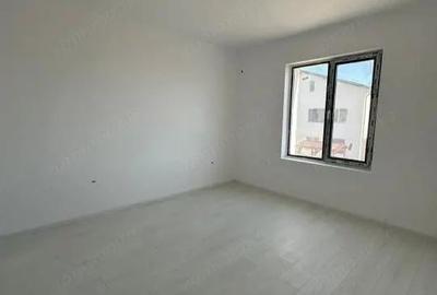 Casă cu Teren 200 Mp în Central