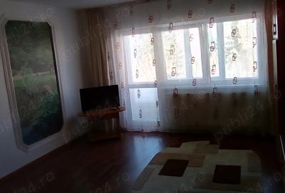 Garsoniera de inchiriat 42m patrati , 250 metri de centru, utilata si mobilata, cu centrala - 3