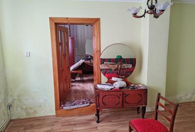 Casa 4 camere libera la vanzare VLADENI - 5