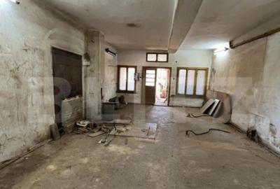 Casă cu 5 camere cu Teren 727 Mp în Semicentral - 2