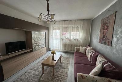 Apartament cu 3 camere semidecomandat în Aurel Vlaicu - 1