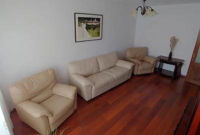 Apartament cu 3 camere decomandat în E3