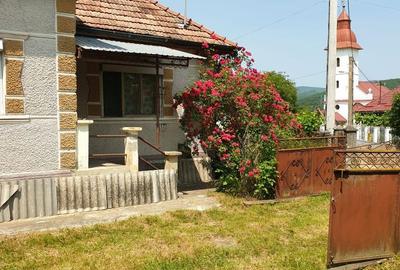Casă cu 2 camere în Rugășești