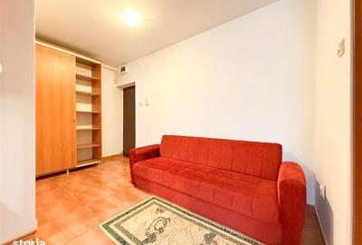 Garsonieră decomandată în Central