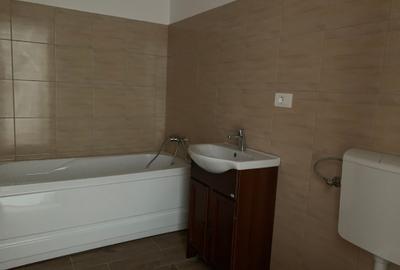 Garsoniera decomandata, bloc nou, Aparatorii Patriei metrou - 4