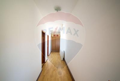 Imobil renovat, 2 apartamente, gradina ?i garaj Turnu - 4