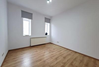 Spațiu comercial, de 33 mp, în Punctele Cardinale