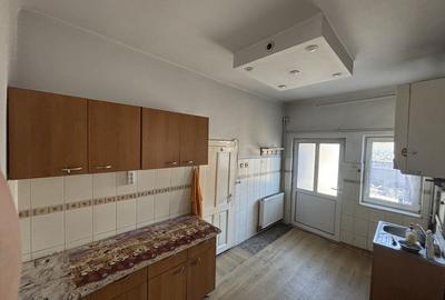 Casă cu 3 camere cu Teren 208 Mp în Central
