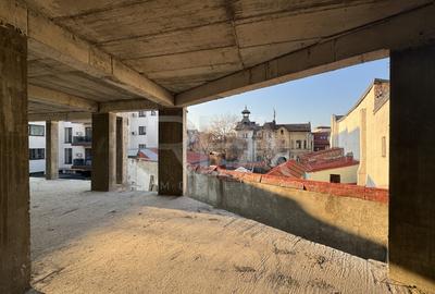 Apartament cu 3 camere decomandat în Moșilor
