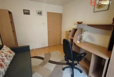 Apartament cu 4 camere decomandat în Soarelui