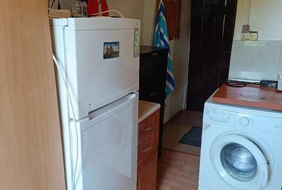 Garsonieră decomandată în Girocului