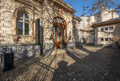Casă individuală cu 20 camere cu Canalizare în Unirii