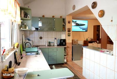 Casă cu 4 camere cu Teren 1100 Mp în Gepiu - 8