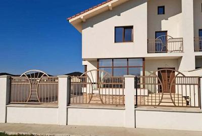 Casă cu 4 camere cu Teren 500 Mp în Odoreu - 1