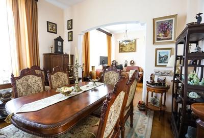 Apartament cu 3 camere decomandat, mobilat în Central