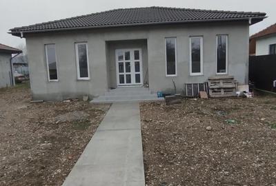 Casă cu 3 camere în Slobozia - 4