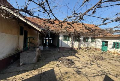 Casă cu 4 camere în Bârsa - 1