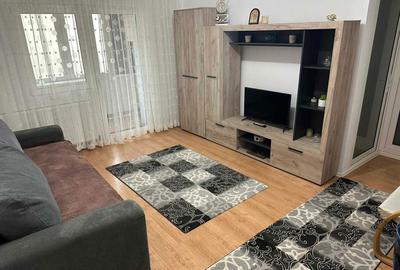 Apartament cu 2 camere semidecomandat în Craiovița Nouă