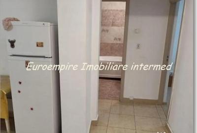 Apartament cu 2 camere decomandat în Km 5 - 3