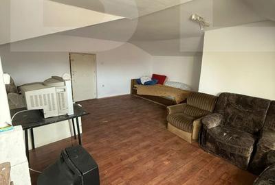 Casă cu 3 camere cu Teren 200 Mp în Central - 1