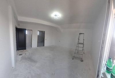 Casă cu 5 camere cu Canalizare în Lumina