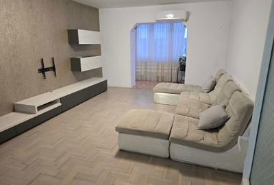 Apartament cu 3 camere decomandat în Drumul Carului