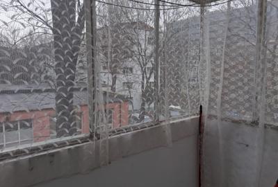 Apartament cu 3 camere semidecomandat în Podu Roș - 6