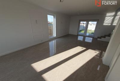 Duplex cu 3 camere cu Teren 283 Mp în Șag - 13