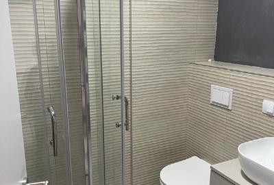 Apartament cu 3 camere decomandat în Tractorul - 3