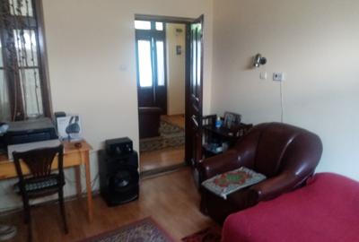 Casă individuală cu 4 camere cu Canalizare în Central - 11