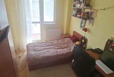 Apartament cu 3 camere decomandat în Viziru 3 - 5