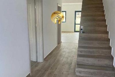 Casă cu 4 camere cu Teren 250 Mp în Central - 3