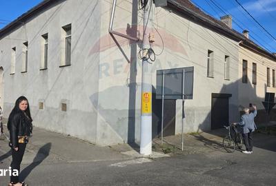 Casă cu 5 camere cu Teren 322 Mp în Central - 14